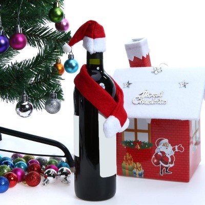 Новогоднее украшение для бутылок "Шапка и шарф Санта-Клауса" из фетра